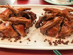 大红袍花椒脆皮乳鸽-香港祥正飯店·正宗灣仔50年海鲜老字号