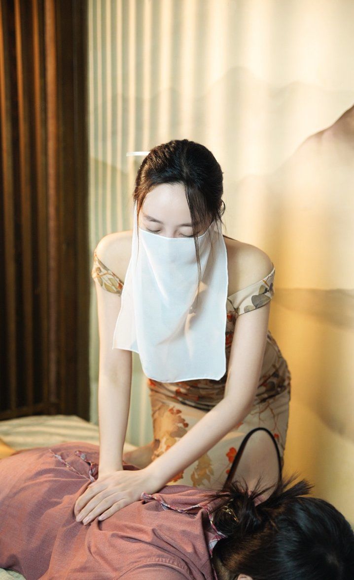 n
技师们的手法轻柔而有力,每