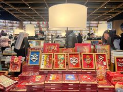 -胖东来生活广场(健康路店)