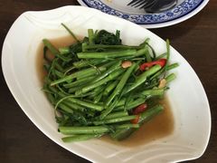 -Dang restaurant (patong phuket)