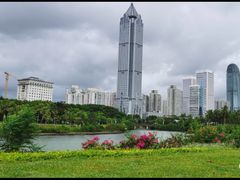 -万绿园