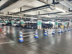 -虹桥火车站-停车场