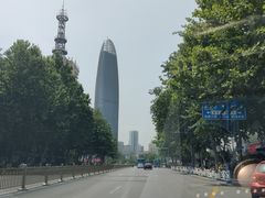 -泉城广场