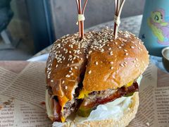 芝士培根和牛汉堡-漪龙台·B26 Rooftop Lounge