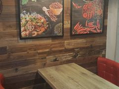 -愉肴麻辣香锅(中山路店)