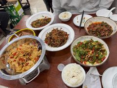 -湖南人家湘菜馆(镇江路店)