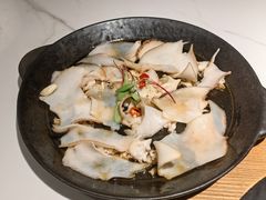 海螺片炝拌高山绣丸子菌-芸山季·云南野生菌火锅(南翔印象城MEGA店)