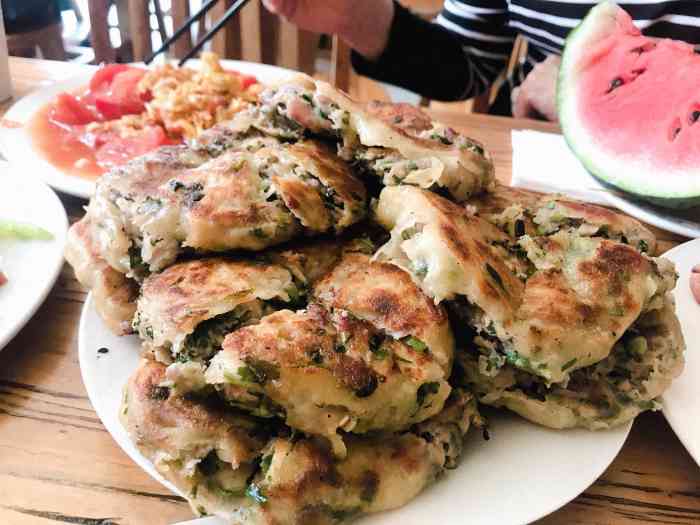 郭庄煊饼(经二路)口味挺好,环境干净卫生.