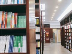 -新华书店(泉城路店)