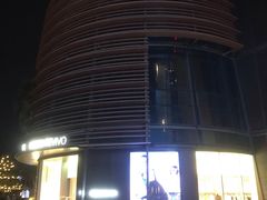 -URBAN REVIVO(欢乐海岸购物中心店)