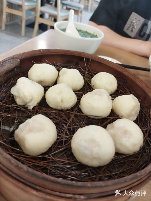 佬钱湾仔(衣裳街店)松毛汤包图片