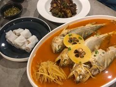 大理酸木瓜（辣）烧小黄鱼-半山腰·云南菜(侨福芳草地店)