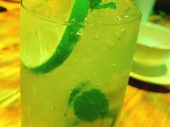 -胡桃里音乐餐厅(陶溪川店)(川湘赣菜·世界百大酒庄直供红酒·音乐表演)