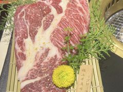 -山川小町·极番烧肉(新地假日广场店)
