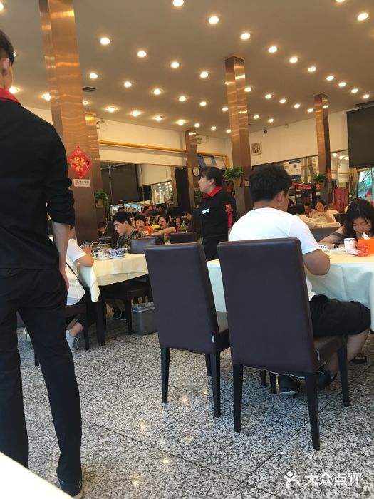 簋街仔仔小龙虾(总店)大堂图片