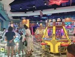 -LuckyStar幸运星家庭娱乐中心(东莞国贸店)