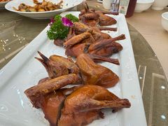 石岐乳鸽-轩记海鲜餐厅·四十五年老字号·经典粤菜(西区彩虹店)