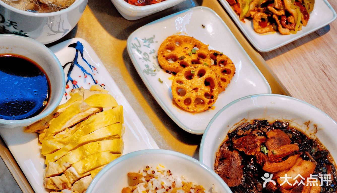 魔都白领爱的中式快餐，老乡鸡实惠又好吃😋