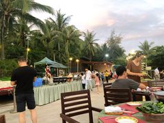 -亚龙湾希尔顿自助餐厅·海鲜·烧烤·沙滩BBQ·现场乐队