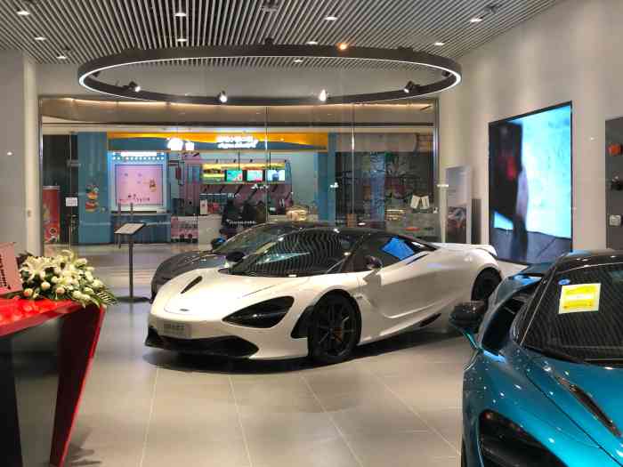 迈凯伦武汉店(泛悦南国中心分店)-"最最最喜欢的迈凯轮终于来武汉了