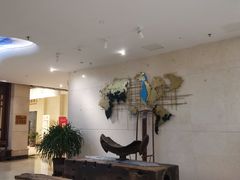 -皇马海口湾海景酒店(万绿园秀英港店)