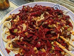 -歹歹的加个面过油肉拌面