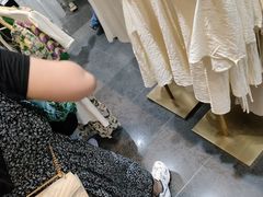 -URBAN REVIVO(济南世茂广场店)