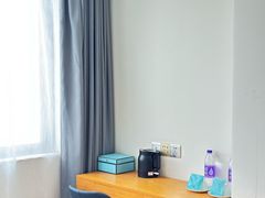 -希岸·轻雅酒店(广州白鹅潭艺术中心花地湾地铁站店)