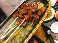-沪小二炭火蛙锅(淮海中路美食不夜城店)