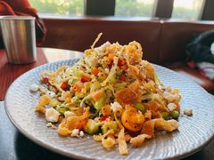 现切混合蔬菜沙拉-WOLFGANG PUCK KITCHEN & BAR(迪士尼小镇店)