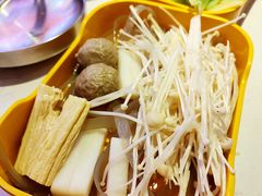 -运气牛自助酱大骨火锅(南京东路店)
