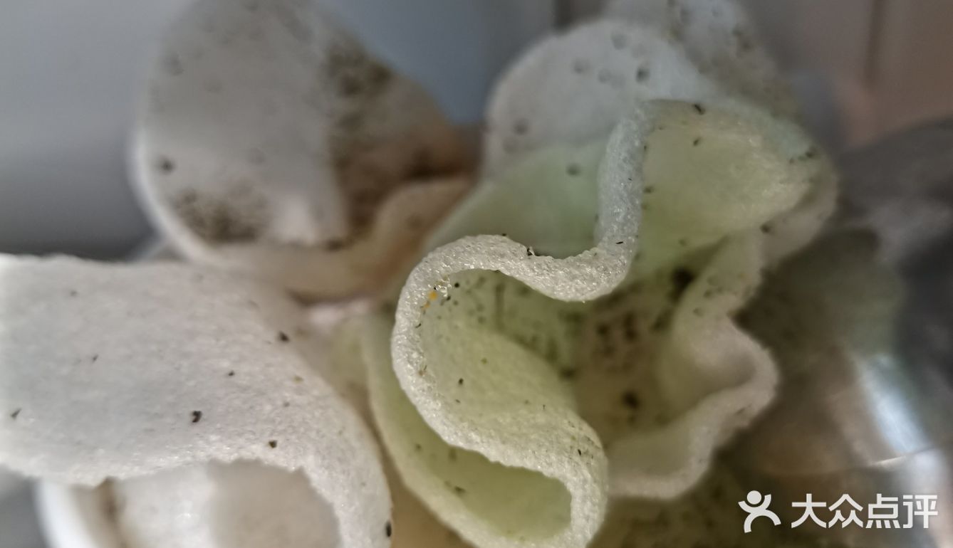 外酥里嫩，我们吃完又追加了一份，记得一定要蘸配的酱