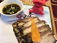 招牌传统卢奶奶酱肉-大江南食府(石景山店)