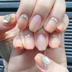 -悦指间美甲美睫