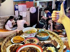 -爆炸头阿姨小四川正宗川味小吃(无任何分店)