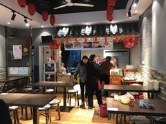 大堂-爆炸头阿姨小四川正宗川味小吃(无任何分店)
