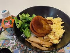 照烧鸡肉卷滑蛋饭-城堡餐厅(长隆海洋王国店)