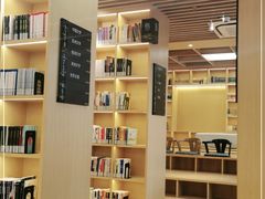 -漕河泾街道图书馆(漕河泾社区文化活动中心店)