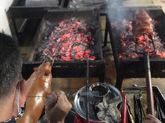 -黄记四更烤乳猪店