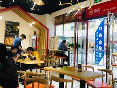 大堂-极有家小鱼小鸡石锅煲(佳兆业店)