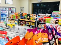 -全家便利店(江湾镇站店)