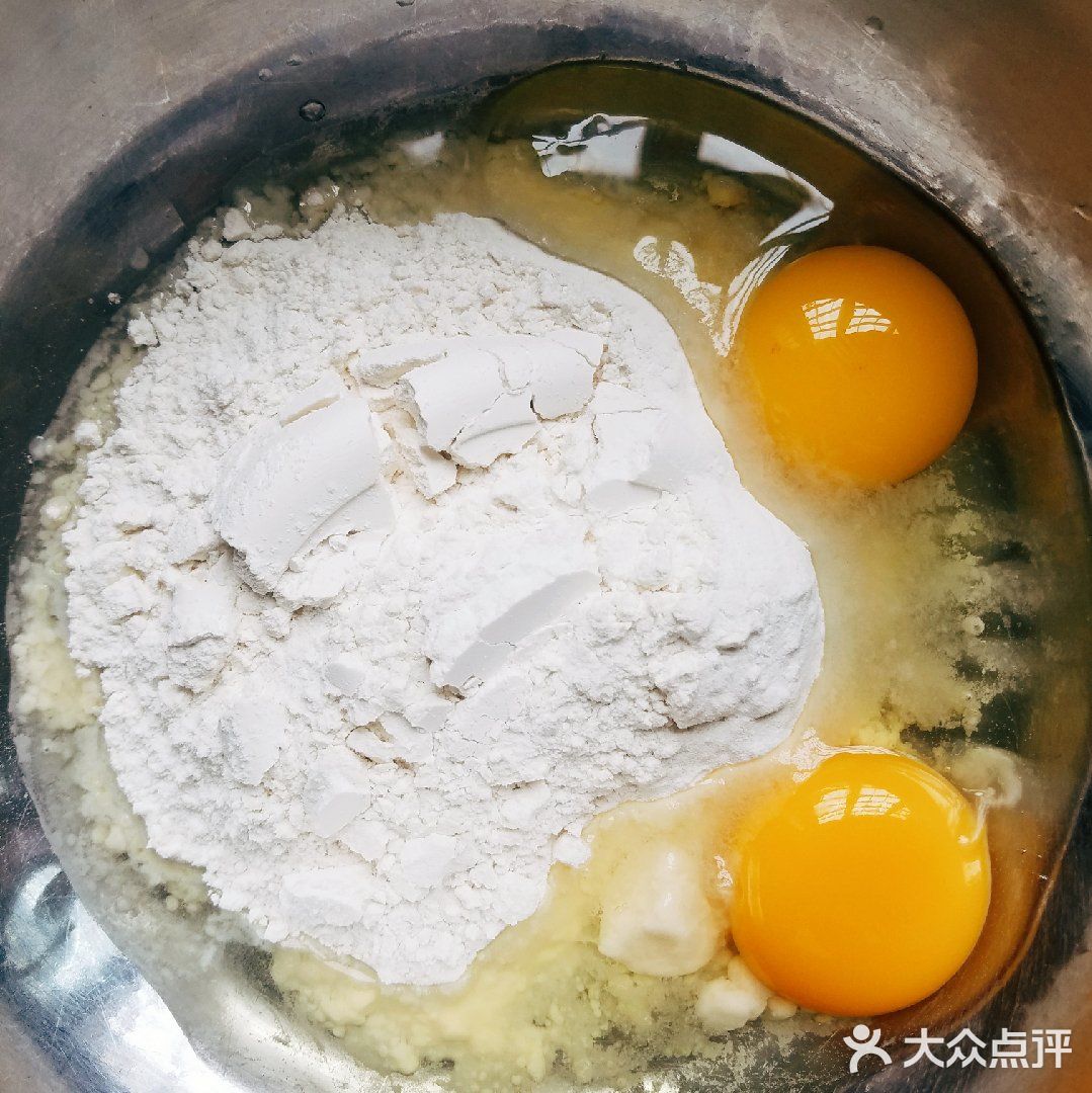 晚餐喝稀饭来个香喷喷的丝瓜蛋饼吧