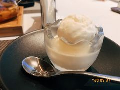 进口香草味冰淇淋-璟象酒店-爱丽坊景观餐厅