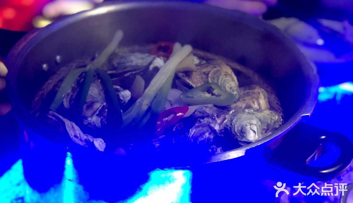 牛蛙够多，生蚝够鲜，布置很海洋