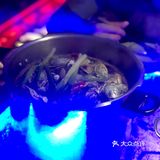 牛蛙够多，生蚝够鲜，布置很海洋