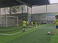 -飞梦少儿足球培训(塘桥校区)