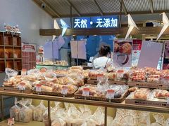 面包甜点陈列柜-西村叔叔的店·面包·甜品·蛋糕(崂山丽达店)