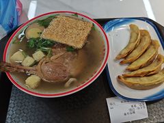 -老新隆牛肉锅贴(新街口店)