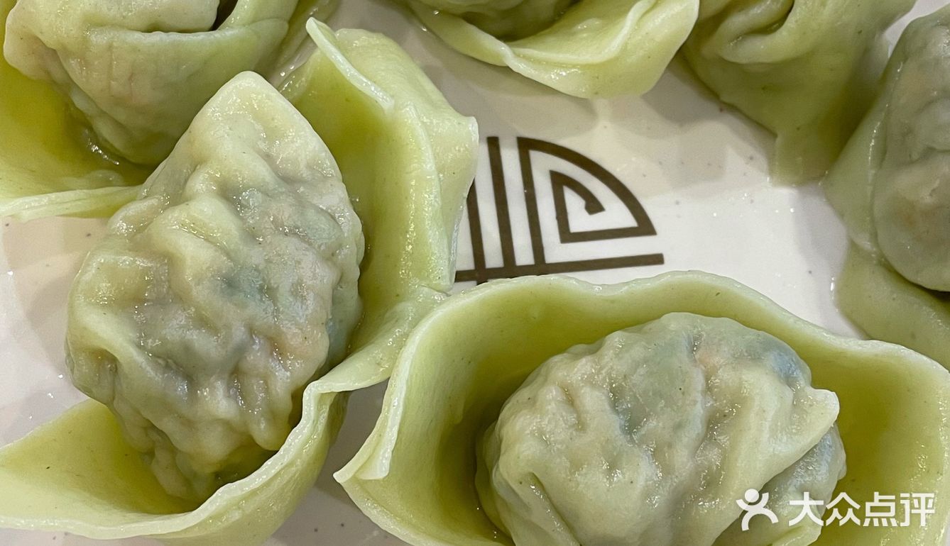 花生酱很纯粹一碗 香 再拌上醋就是冷馄饨了！