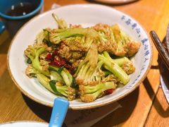土司酒大碗花菜-吃饭皇帝大土家民族菜(正大广场店)